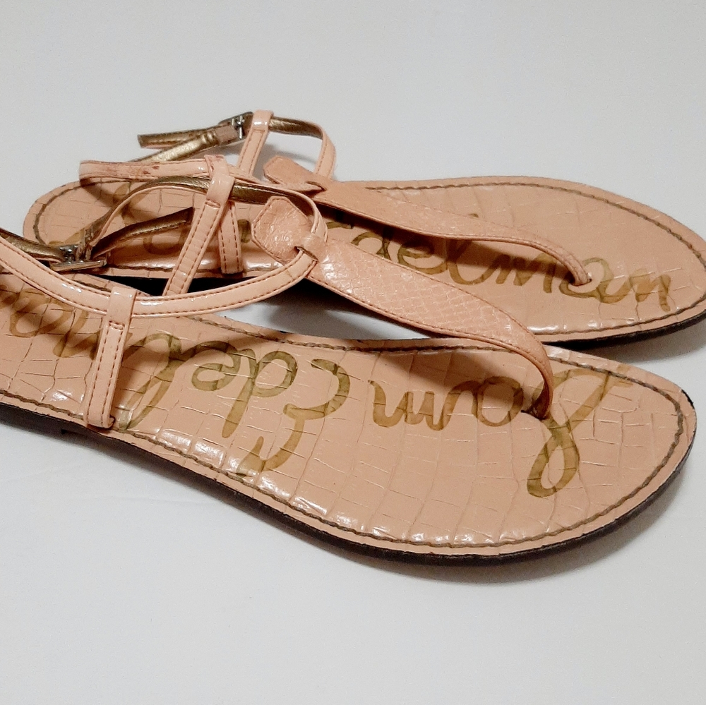 Sam Edelman Blush Pink T-Strap Croc-Embossed Sandals - Picture 2 of 10